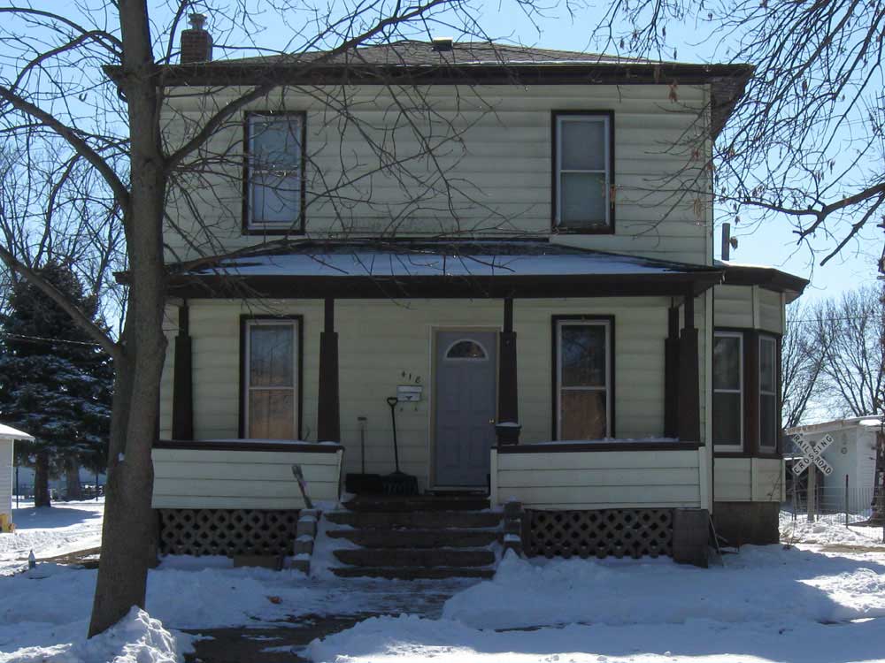 418 1/2 10th St Sheldon, Iowa 51201 1 Bedroom